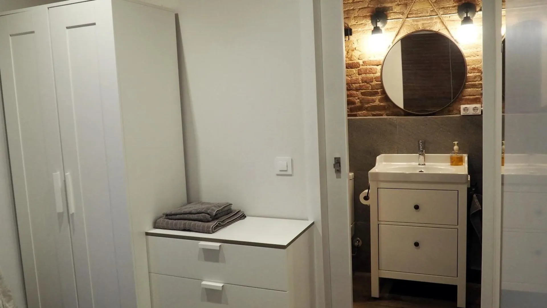 Cozy Apartment In Sants Barcelona