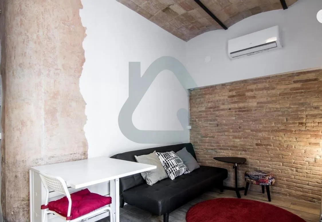 Cozy Apartment In Sants Barcelona